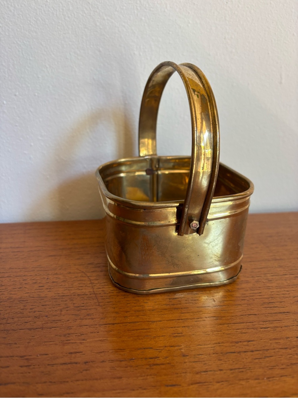 Tiny brass basket- vintage